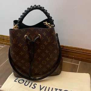 Authentic Louis Vuitton neonoe noir black**SOLD